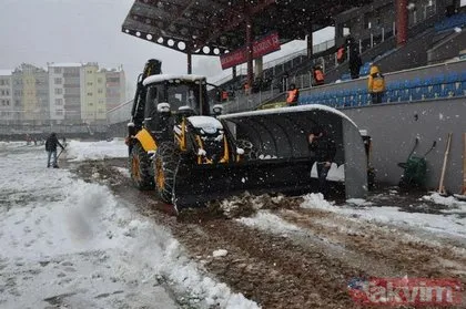 Trabzon’da yağan kar, maç iptal ettirdi! Saha taraftara kaldı...