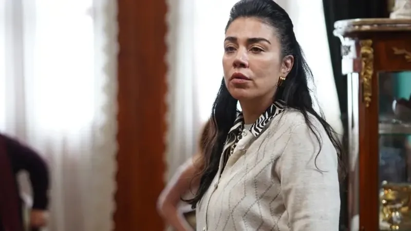 trt-1-yayin-akisindan-tasacak-bu-deniz-kaldirildi-iste-yeni-bolum-tarihi-1776428642020.jpg TRT 1 yayın akışından Taşacak Bu Deniz kaldırıldı: İşte yeni bölüm tarihi-2