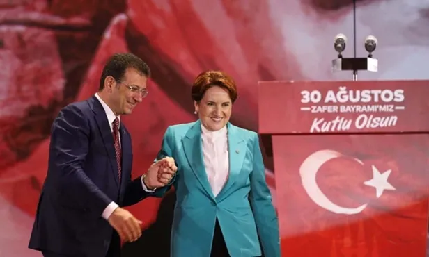 meral-aksener-fatih-benzetmesinden-sonra-el-yukseltti-ablam-ekrem-imamoglunun-yuzunde-rabbi-yessir-gormus-1635193630671.jpeg Meral Akşener 'Fatih' benzetmesinden sonra el yükseltti: Ablam Ekrem İmamoğlu'nun yüzünde 'Rabbi Yessir' görmüş-4
