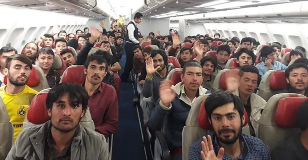 SON DAKİKA: Yılbaşından bu yana 72 bin 578 kaçak göçmen sınır dışı edildi