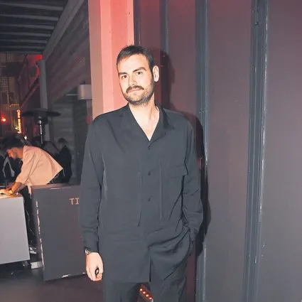 DJ Faruk Sabancı biricik aşkı Esra Bilgiç için imajını yeniledi!