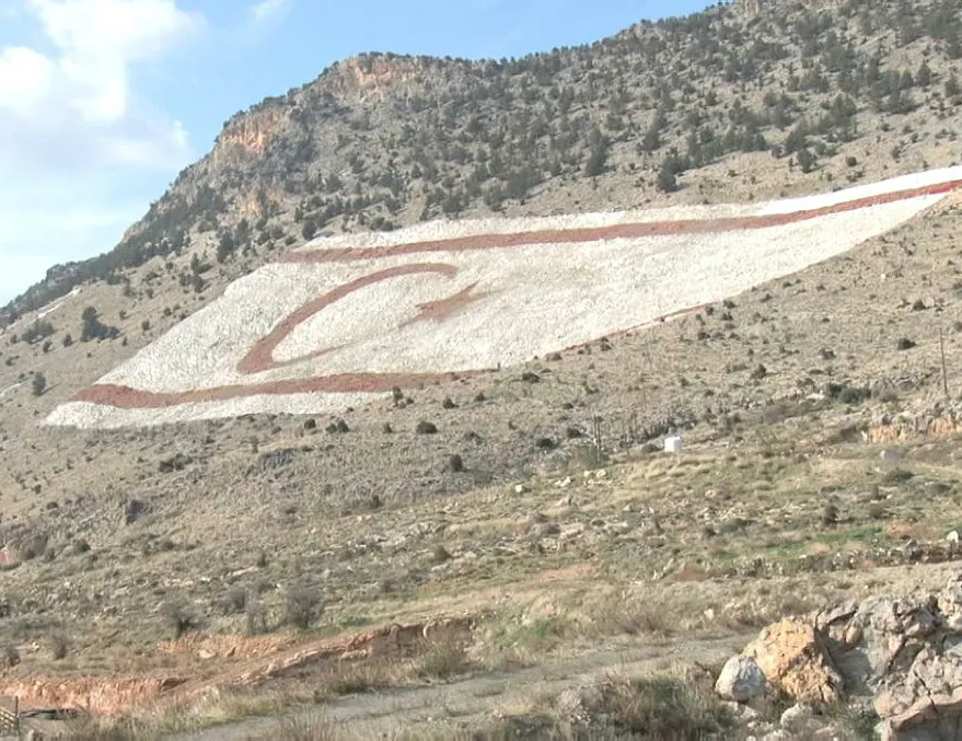 Beşparmak’taki KKTC bayrağı Rumları kızdırdı