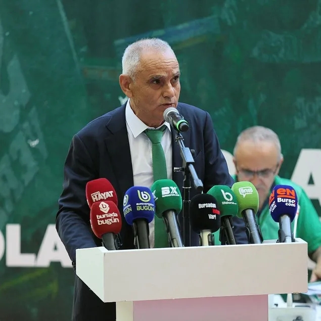 Bursaspor’un yeni başkanı Recep Günay oldu