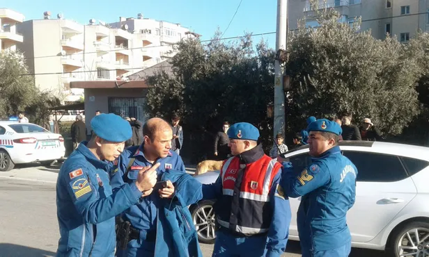 Son dakika... Mersin'de askeri minibüs ile otomobil çarpıştı-2
