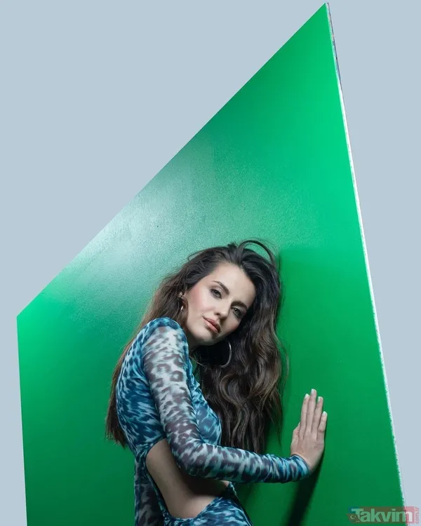 İrem Helvacıoğlu’ndan aylar sonra gelen Özcan Deniz itirafı! Tek kalemde birbirlerini silmelerinin nedenini ilk kez açıkladı - 17