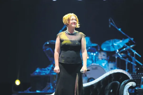 es-dolabindan-kombin-ido-tatlisesin-esi-yasemin-sefkatlinin-sade-tarziyla-dikkat-cekti-1634850888013.jpeg Eş dolabından kombin! İdo Tatlıses'in eşi Yasemin Şefkatli'nin sade tarzıyla dikkat çekti-5