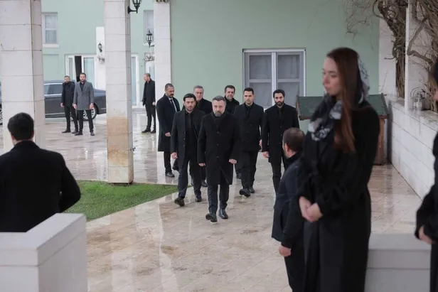 Eşkıya Dünyaya Hükümdar Olmaz 179. bölüm fragmanı yürek sızlattı! Hayriye Çakırbeyli'nin ölümünden sonra Hızır da namlunun ucunda...-4