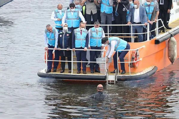 Son dakika: Marmara'da müsilaja karşı oksijen cihazı! Ne kadar müsilaj temizlendi? Bakan Kurum'dan flaş açıklama!-3