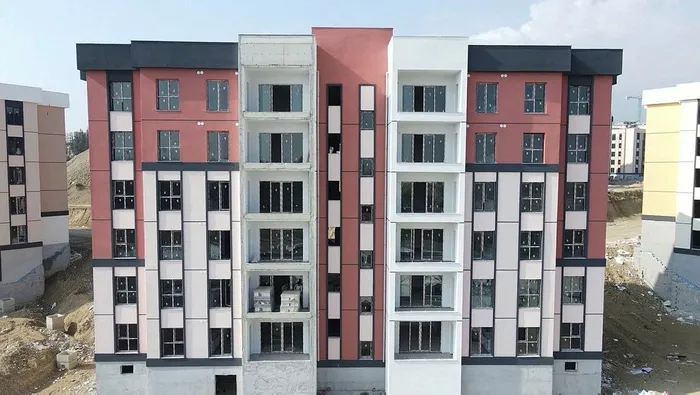Hatay'da ay sonuna kadar 7 bine yakın ev hak sahiplerine teslim edilecek-3