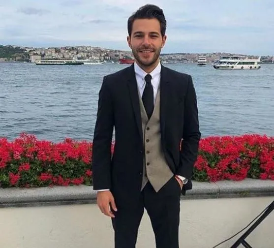 hande-ercel-ve-hakan-sabanci-arasinda-ask-yasaniyor-deniliyordu-o-gercek-ortaya-cikti-bakin-nerede-bulusuyorla-1673218430661.jpeg Hande Erçel ve Hakan Sabancı arasında aşk yaşanıyor deniliyordu! O gerçek ortaya çıktı! Bakın nerede buluşuyorlarmış...-5