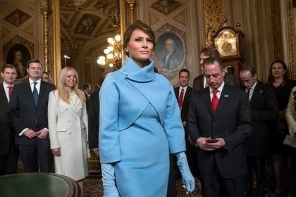 Melania Trump’ın elbisesinde dikkat çeken detay