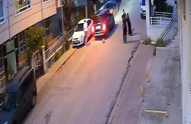 dehsete-dusuren-olay-evi-terk-eden-esinin-dedesi-ve-kuzenini-otomobille-ezerek-oldurdu-1687944090735.jpeg Dehşete düşüren olay! Evi terk eden eşinin dedesi ve kuzenini otomobille ezerek öldürdü-3