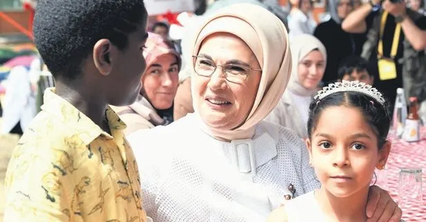 Emine Erdoğan himayesinde Gönül Elçileri Projesiyle 10 binden fazla çocuk sıcak yuvasına kavuştu