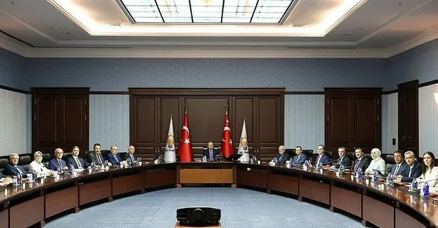 MYK’nın Z raporu |  Başkan Erdoğan net mesaj verdi! Sığınmacılardan erken seçim tartışmasına neler konuşuldu?