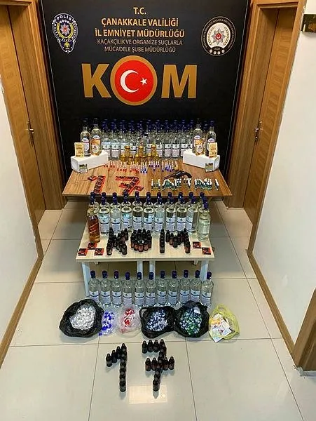 canakkalede-sahte-icki-operasyonu-5-gozalti-1602609760003.jpeg Çanakkale'de sahte içki operasyonu! 5 gözaltı-2