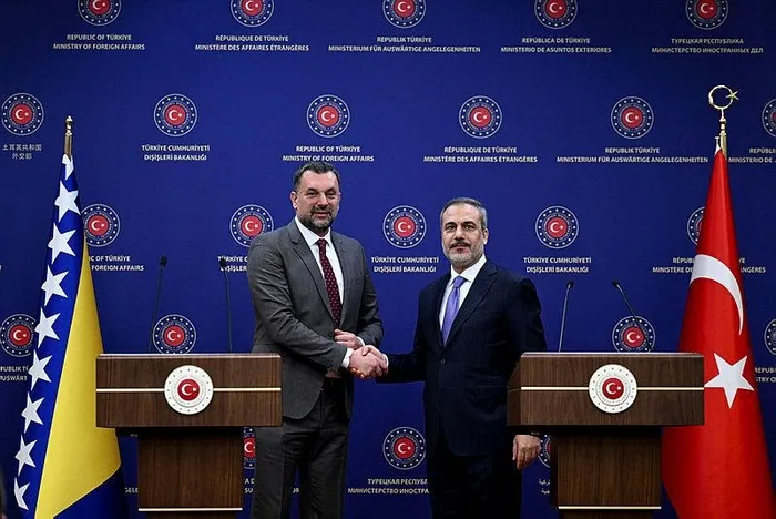 Dışişleri Bakanı Hakan Fidan'dan Gazze'deki soykırıma sessiz kalan Batı'ya sert tepki: "İnsanlık suçuna ortak olmayın"-2