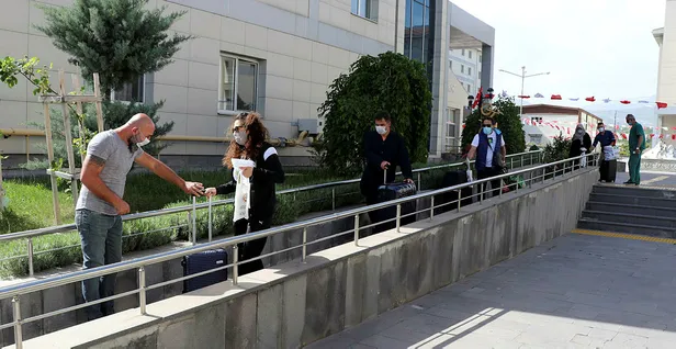 koronavirus-kapsaminda-almanyadan-kayseriye-getirilen-155-kisi-tahliye-edildi-1590139086948.jpg Koronavirüs kapsamında Almanya'dan Kayseri'ye getirilen 155 kişi tahliye edildi!-1
