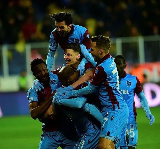 Pazar ateşi! Süper Lig'de bugün zirveyi şekillendirecek iki maç oynanacak...-1