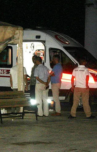 Ege Denizi'nde FETÖ'cüleri taşıyan bot battı