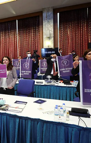 TBMM'de CHP ve HDP'nin İstanbul Sözleşmesi protestosuna AK Partili Salih Cora'dan tepki: Siz önce içinizdeki tecavüzcülerden kurtulun