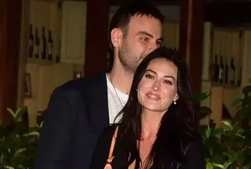 Faruk Sabancı'yla aşk yaşayan Esra Bilgiç aileye girdi! Mutlulukları gözlerinden okundu: Evlilik yakın mı?