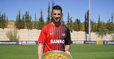 Son Dakika Transfer Haberleri Gaziantep Fk Belcikali Yildiz Mirallas Ile Sozlesme Imzaladi Takvim