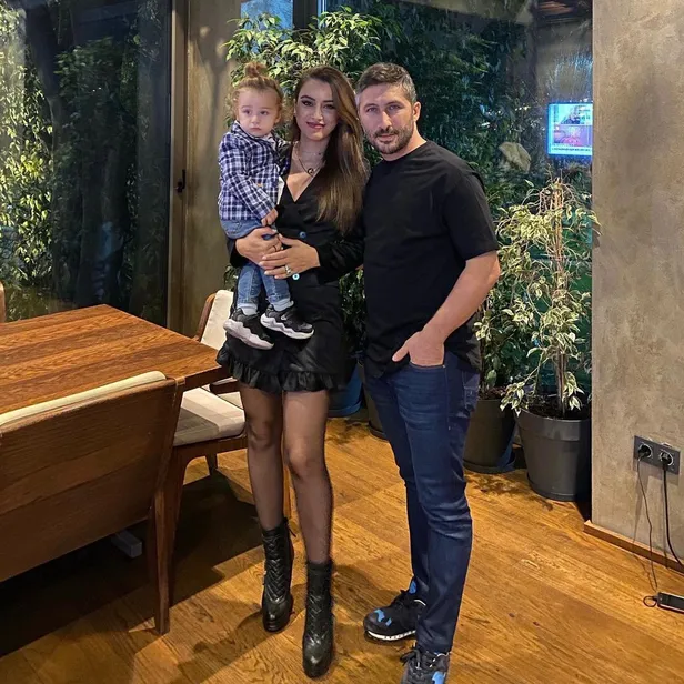 yagmur-sariogluna-catir-catir-kilo-verdiren-diyet-38-kilo-birden-eridi-1699021966310.jpg Yağmur Sarıoğlu'na patır kütür kilo verdiren diyet! 38 kilo birden eridi-3