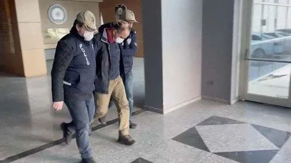 yunanistana-firar-ederken-yakalanan-feto-suphelisi-tuggeneral-nuri-canikiymaz-hakim-karsisinda-1632412419286.jpeg Yunanistan’a firar ederken yakalanan FETÖ şüphelisi Tuğgeneral Nuri Cankıymaz hakim karşısında!-3