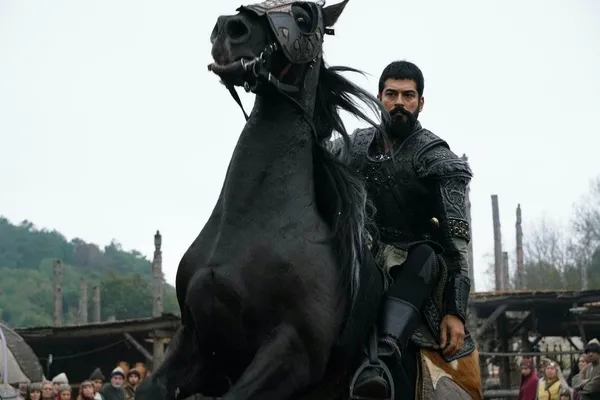 heyecan-yine-dorukta-kurulus-osman-71-bolum-2-fragmani-nefes-kesti-bize-kaldirilan-elleri-kesmek-adetimizdir-1637009840581.jpg Heyecan yine dorukta! Kuruluş Osman 71. bölüm 2. fragmanı nefes kesti: Bize kaldırılan elleri kesmek adetimizdir!-4