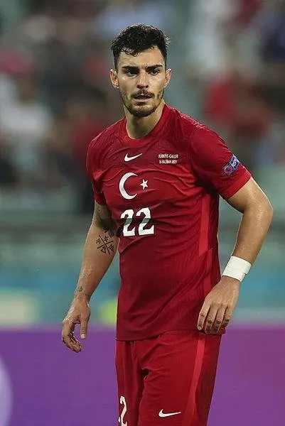 galatasaray-ve-fenerbahce-kaan-ayhan-transferi-icin-karsi-karsiya-1624482021555.jpeg