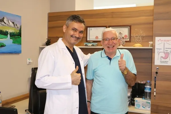 15-yildir-gecmeyen-karin-agrisina-turk-hekimleri-sifa-buldu-1624888746583.jpg 15 yıldır geçmeyen karın ağrısına Türk hekimleri şifa buldu-4