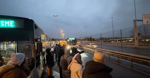 Küçükçekmece’de metrobüs arızası! Yolcular araçtan indirildi