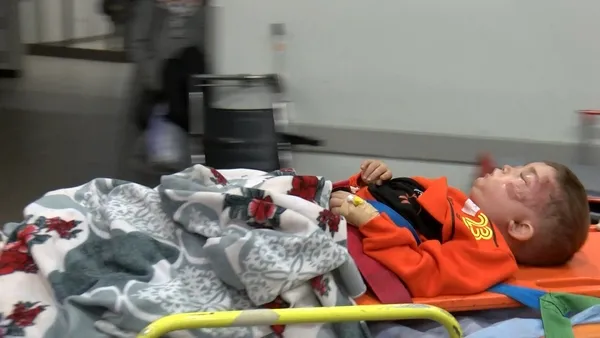 yarali-olarak-getirilen-minik-eymenin-baba-diye-aglamasi-yurek-parcaladi-1675827711101.jpg Yaralı olarak getirilen minik Eymen’in 'baba' diye ağlaması yürek parçaladı-3