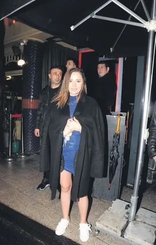 Merve Özbey'e bekarlığa veda partisi