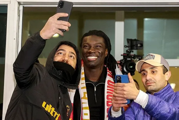 galatasarayin-gomisle-yaptigi-anlasma-cok-ses-getirecek-1643757100579.jpeg Galatasaray’ın Gomis’le yaptığı anlaşma çok ses getirecek-4