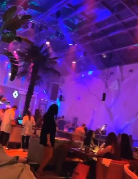 Ukrayna'da dünyayı ayağa kaldıran görüntüler! Normalleşme sonrası gece kulüpleri adeta koronavirüs yokmuşçasına doldu taştı!-4