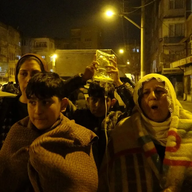 Hatayda deprem! 6,4lük sarsıntı sonrası büyük panik