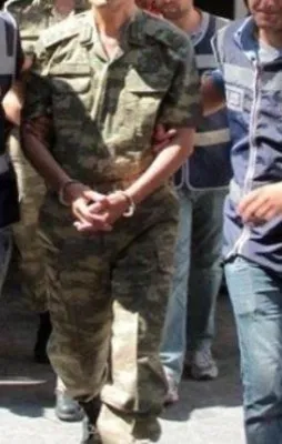 35 asker hakkında FETÖ'den gözaltı kararı