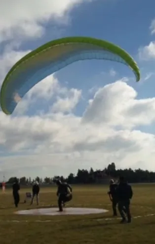 400 metre yükseklikten düşen yamaç paraşütü hocası hayatını kaybetti