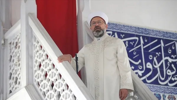prof-dr-ali-erbasin-yagmur-duasina-saldiranlarla-sarlatani-kullanarak-duaya-saldiranlar-ayni-azgin-azinlik-degil-miydi-1628419773716.jpg Prof. Dr. Ali Erbaş'ın yağmur duasına saldıranlarla şarlatanı perde olarak kullananlar aynı azgın azınlık değil miydi?-2