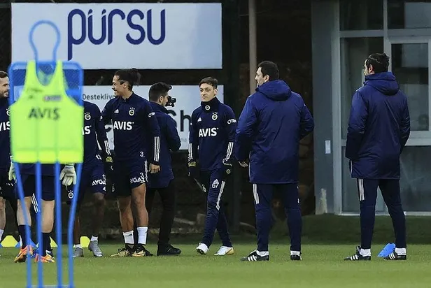 Fenerbahçe'de Erol Bulut ilk 11 kararını verdi! Osayi Çaykur Rizespor'a karşı oynayacak mı?-2