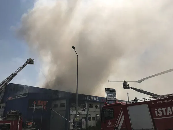 İstanbul Hadımköy'de fabrika yangını-1