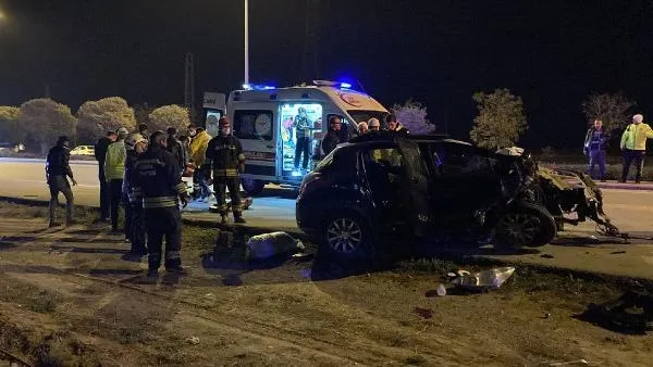Konya'da aşırı hız can aldı! Motoru yerinden fırlayan ve hız ibresi 230 kilometrede takılı kalan otomobilde can pazarı-5