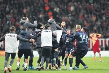 galatasarayda-gedson-transferi-yilan-hikayesine-dondu-1643317626093.jpeg Galatasaray'da Gedson transferi yılan hikayesine döndü!-13