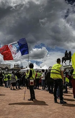 Fransa'da sarı yelekliler gösterilerin 31. haftasında sokaklarda