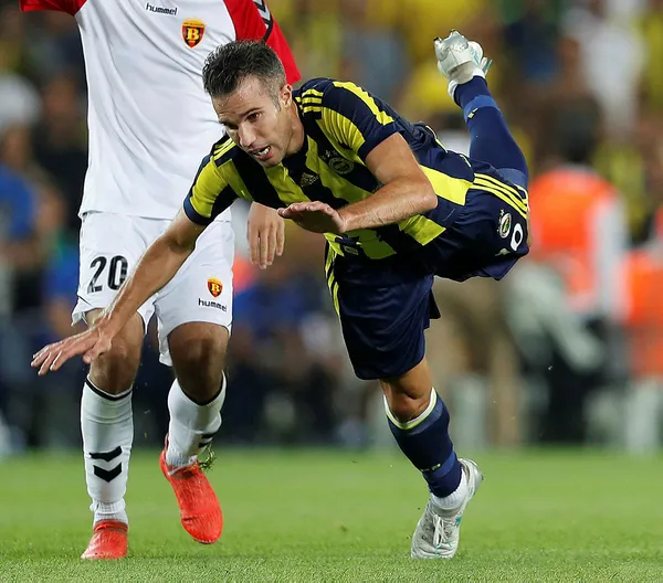 fenerde-10-kabusu-devam-ediyor-mesut-ozil-eskide-kaldi-1630317338676.jpg