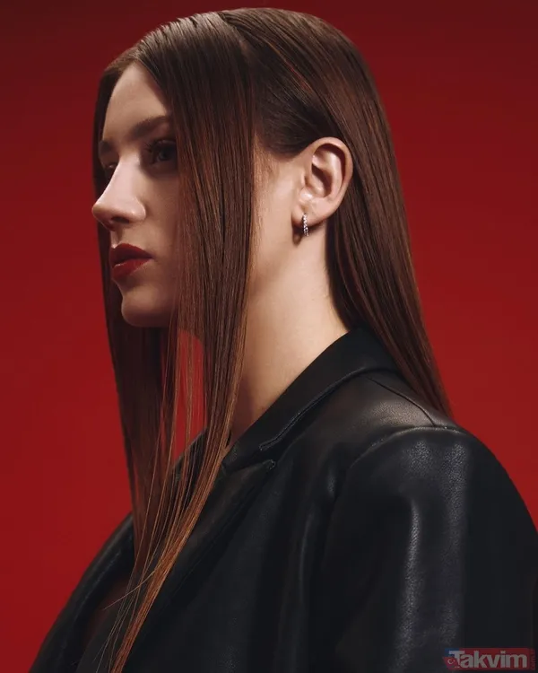 Gizem Karaca mini taytı ile spor yaptığı anları paylaştı sosyal medya çalkalandı! Herkes onu konuştu ‘Gizem’den squat şov’ - 4