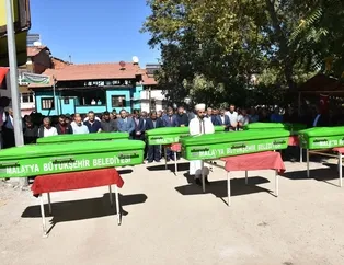 Acı manzara: Tabutları yan yan dizildi