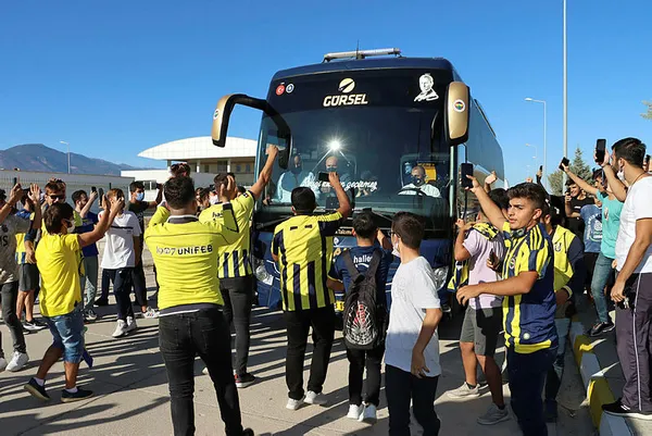 hatay-mi-fenerbahce-mi-kim-gulecek-1632653898112.jpg Hatay mı? Fenerbahçe mi? Kim gülecek?-5