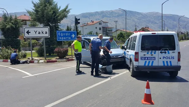 Çalıntı araçla kaçan hırsızlar, kovalamacayla yakalandı-1